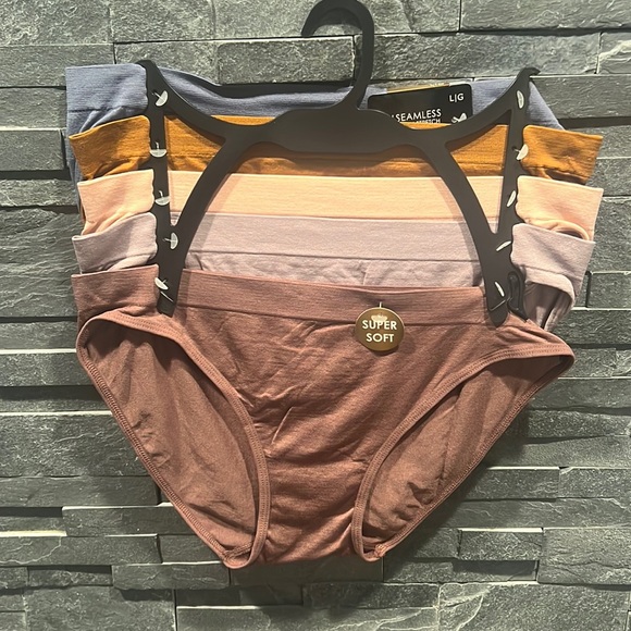 Attributes Super Soft 4-way Stretch 5 piece Multicolor Bikini Underwear Set - Picture 1 of 3